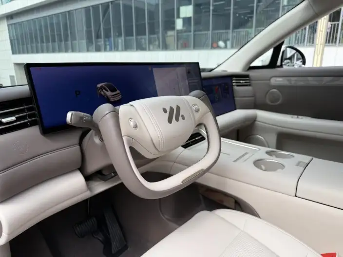 IM LS6 2026 Model EV Max – фото 8