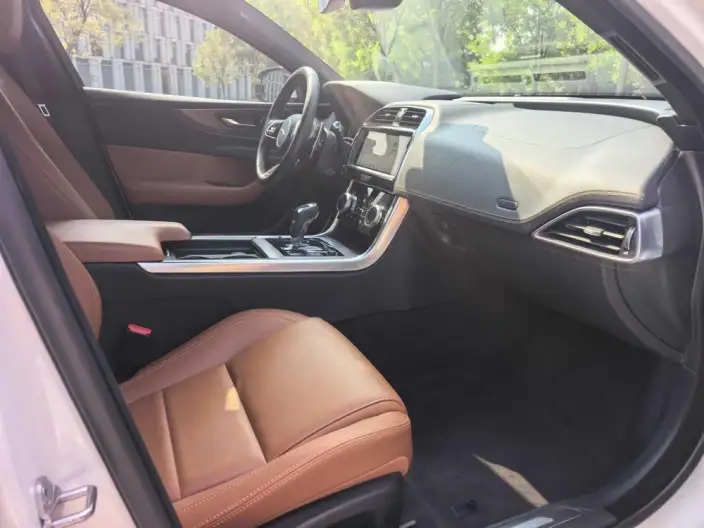 Jaguar XE L 2020 Model 2.0T 200PS R-DYNAMIC S Enterprising Sports Edition – фото 8