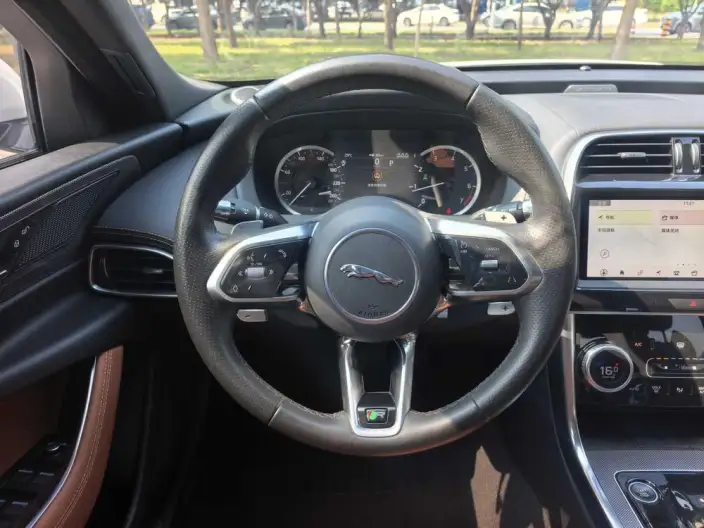 Jaguar XE L 2020 Model 2.0T 200PS R-DYNAMIC S Enterprising Sports Edition – фото 10