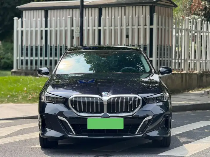 BMW i5 2025 Model eDrive40L Luxury Set – фото 2