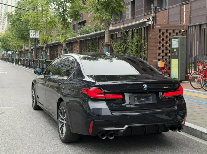 BMW 5 Series 2022 Model Facelift 525Li M Sports Set – фото 4