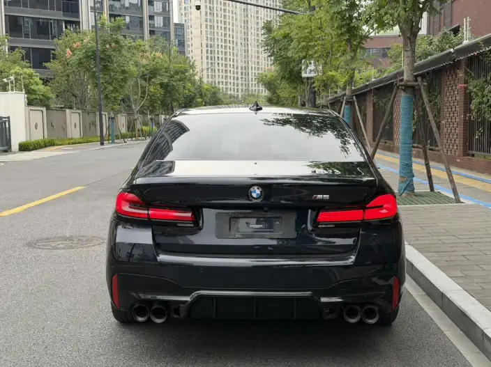 BMW 5 Series 2022 Model Facelift 525Li M Sports Set – фото 5