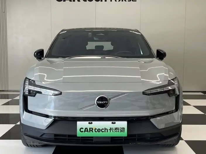 Volvo EX30 2025 Model Rear Drive Long Battery Life Pro Edition Plus – фото 2