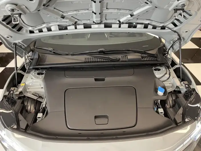 Volvo EX30 2025 Model Rear Drive Long Battery Life Pro Edition Plus – фото 10