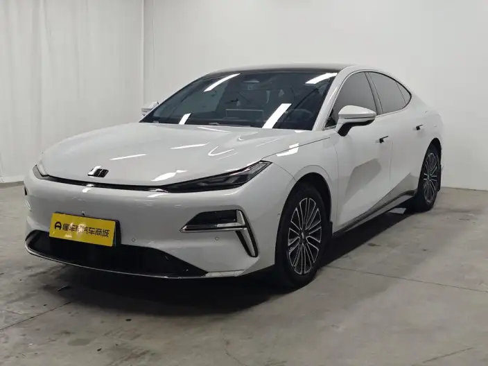 Geely Galaxy E8 PHEV 2025 Model 130km EM-i Exclusive Edition – фото 1