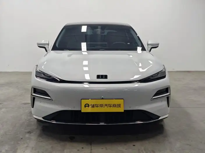 Geely Galaxy E8 PHEV 2025 Model 130km EM-i Exclusive Edition – фото 2