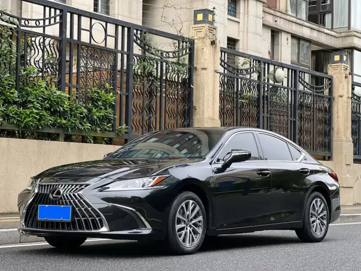 Lexus ES 2021 Model 200 Superior Edition – фото 1