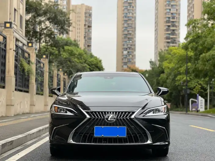 Lexus ES 2021 Model 200 Superior Edition – фото 2