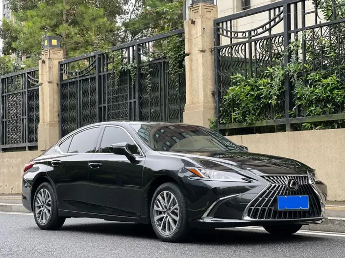 Lexus ES 2021 Model 200 Superior Edition – фото 3