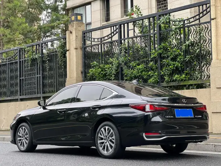 Lexus ES 2021 Model 200 Superior Edition – фото 5