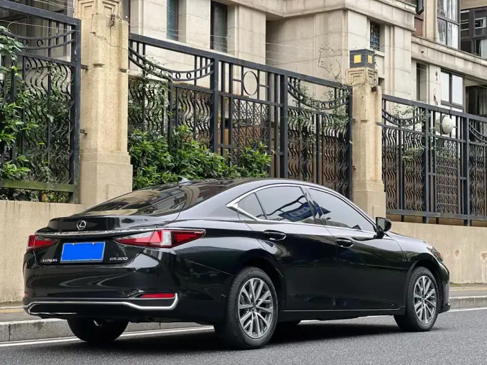 Lexus ES 2021 Model 200 Superior Edition – фото 7