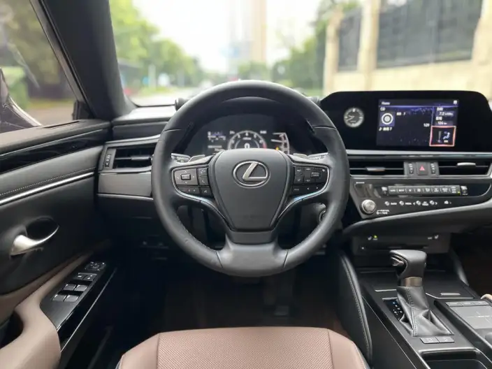 Lexus ES 2021 Model 200 Superior Edition – фото 10