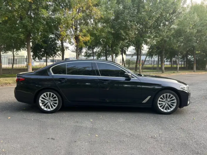 BMW 5 Series PHEV 2021 Model 535Le Luxury Set – фото 7