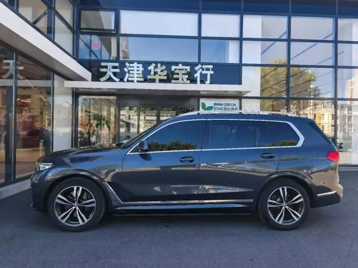 BMW X7 2020 Model xDrive40i Exclusive Model M Sports Set – фото 3