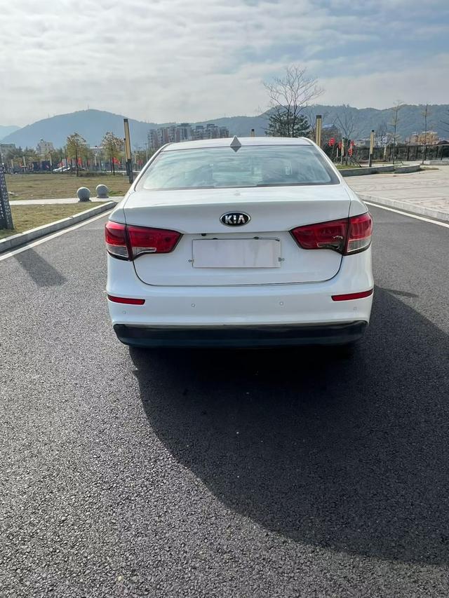 Kia K2 2015 Sedan 1.4L AT GLS – фото 8