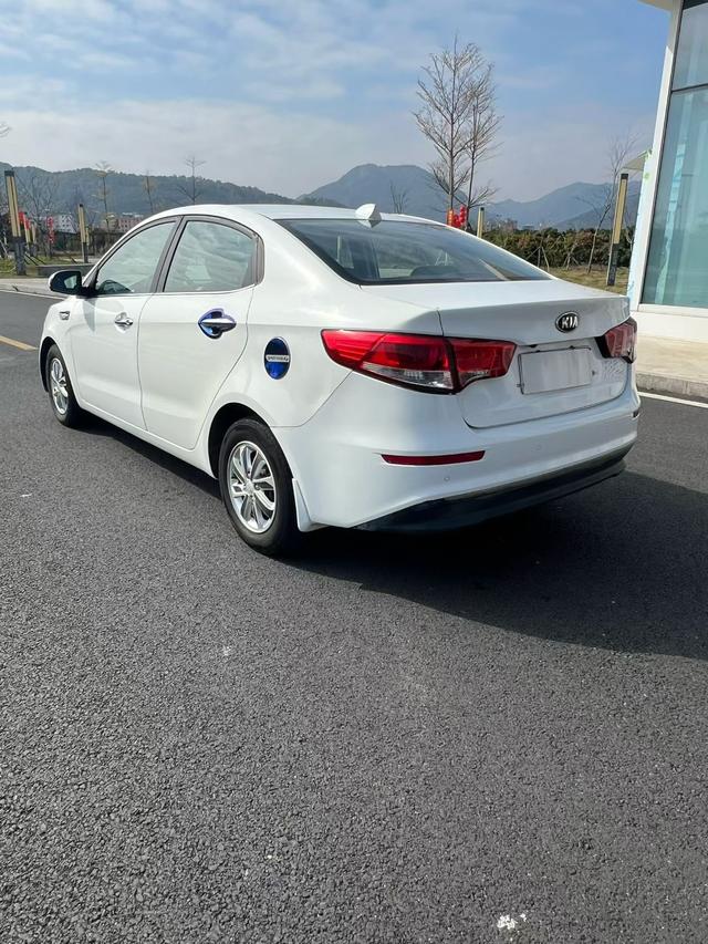 Kia K2 2015 Sedan 1.4L AT GLS – фото 9