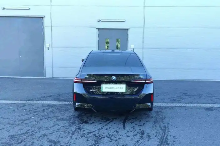BMW i5 2025 Model eDrive35L M Sports Set – фото 4