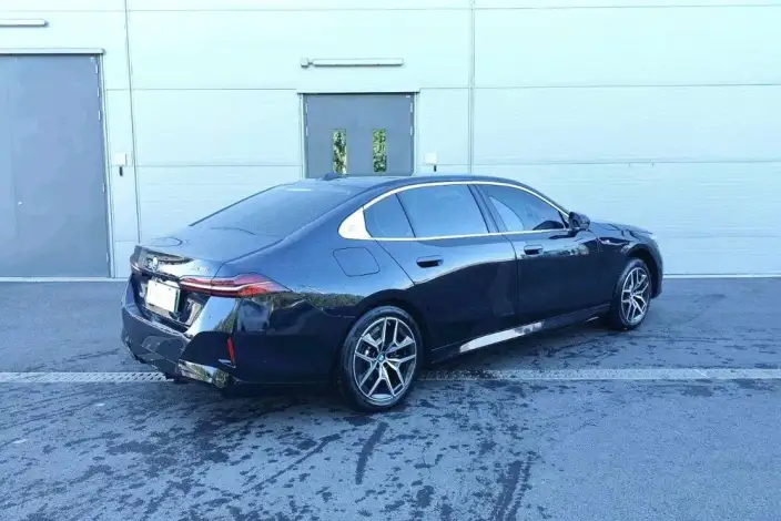 BMW i5 2025 Model eDrive35L M Sports Set – фото 5