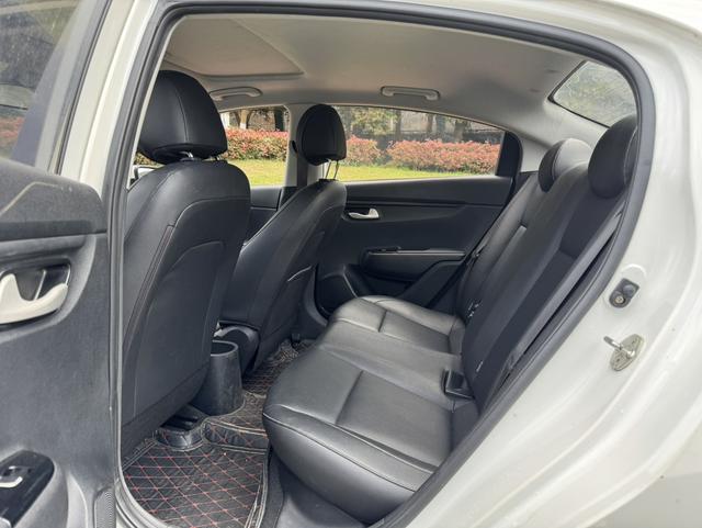 KIA K2 2017 модификация Тройная литиевая батарея кузов 1.4L MT 15 Anniversary Special edition GLS – фото 9