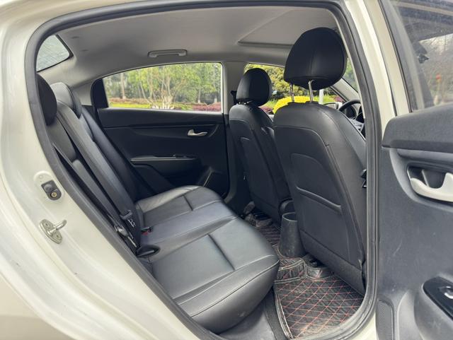KIA K2 2017 модификация Тройная литиевая батарея кузов 1.4L MT 15 Anniversary Special edition GLS – фото 11