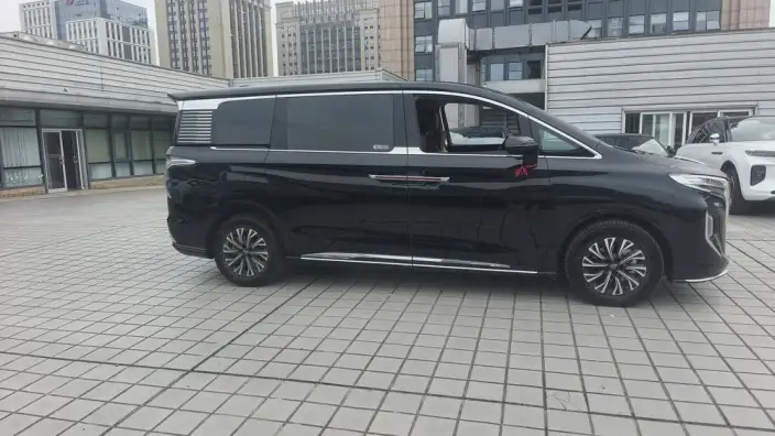 HONGQI HQ9 PHEV 2024 Model 4WD Deluxe Edition – фото 6