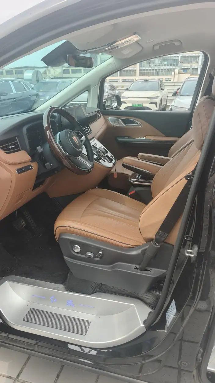 HONGQI HQ9 PHEV 2024 Model 4WD Deluxe Edition – фото 7