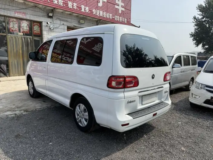 Lingzhi 2023 Model M5 1.6L Comfort Model 7 seat