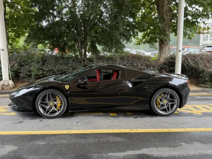 Ferrari F8 2020 Model Spider 3.9T V8