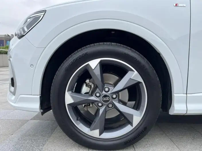 AUDI Q3 2024 Model 35 TFSI Fashion Dynamic Model – фото 8