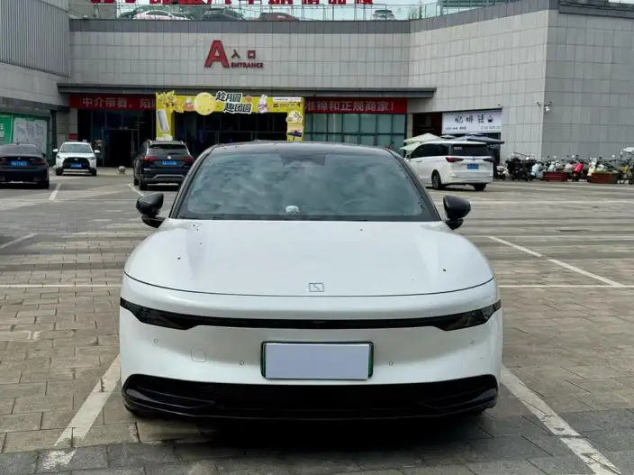 ZEEKR 007 2024 Model Rear Drive Edition 75kWh – фото 2