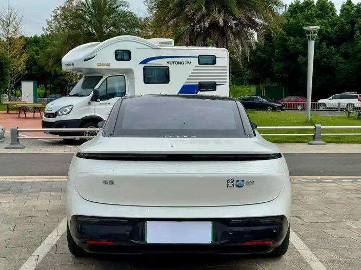 ZEEKR 007 2024 Model Rear Drive Edition 75kWh – фото 5