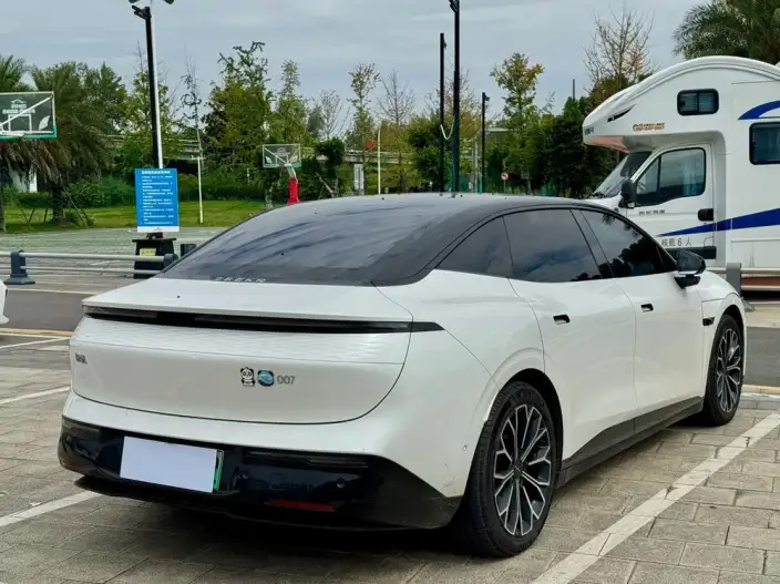 ZEEKR 007 2024 Model Rear Drive Edition 75kWh – фото 6