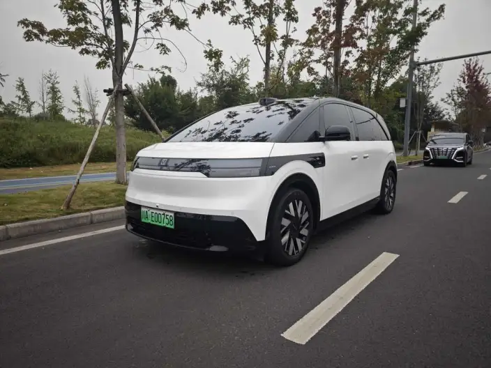 ZEEKR MIX 2025 Model 102kWh Long Battery Life Pro Smart Driving Edition – фото 1
