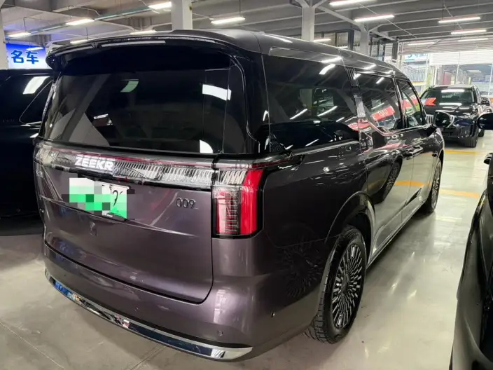 ZEEKR 009 2024 Model VI seat Executive Edition 4WD 108kWh – фото 6
