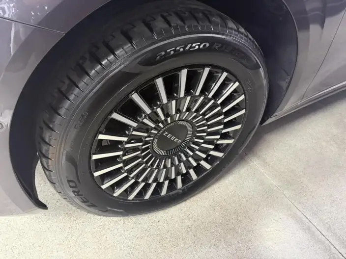ZEEKR 009 2024 Model VI seat Executive Edition 4WD 108kWh – фото 8