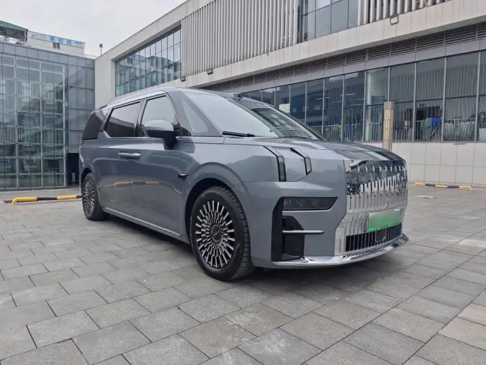 ZEEKR 009 2024 Model VI seat Executive Edition 4WD 108kWh