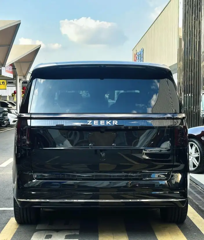 ZEEKR 009 2024 Model VI seat Executive Edition 4WD 108kWh