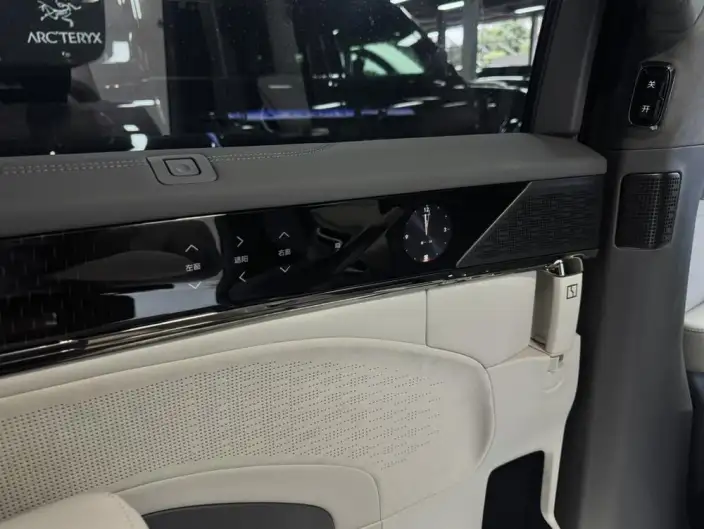 ZEEKR 009 2024 Model VI seat Executive Edition 4WD 108kWh – фото 6