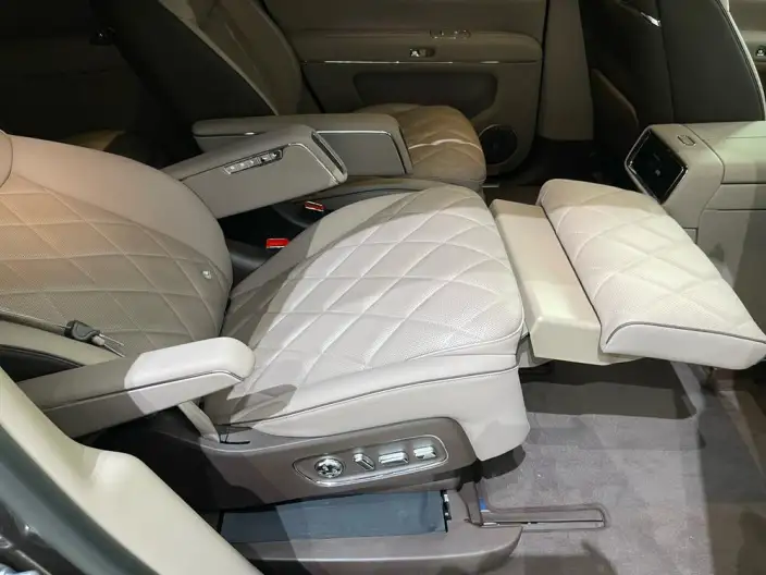 Aito M9 2026 Model Extended Range Ultra VI seat Edition – фото 10