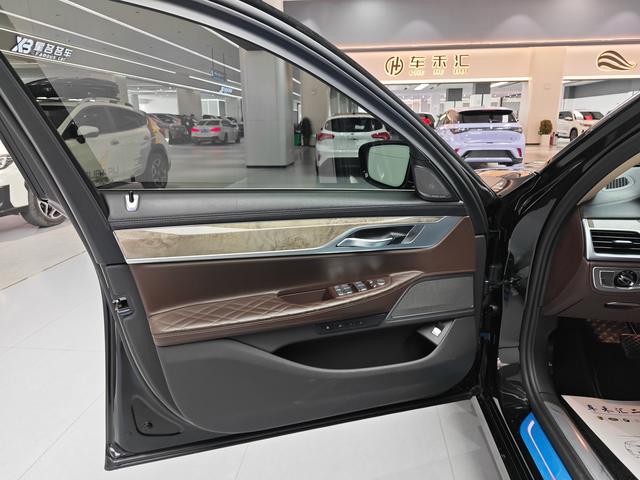 BMW 7 Series 2021 740Li Leader Luxury Package – фото 7
