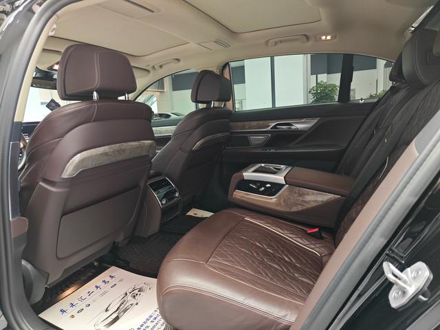 BMW 7 Series 2021 740Li Leader Luxury Package – фото 12