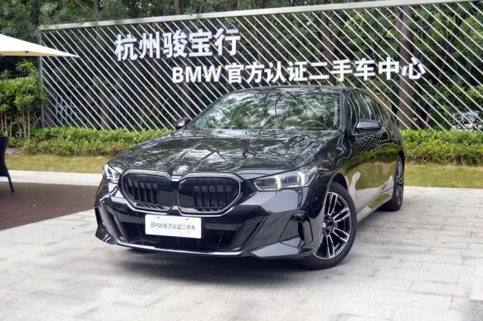 BMW 5 Series 2025 Model Facelift 530Li Leading Model M Sports Set – фото 1
