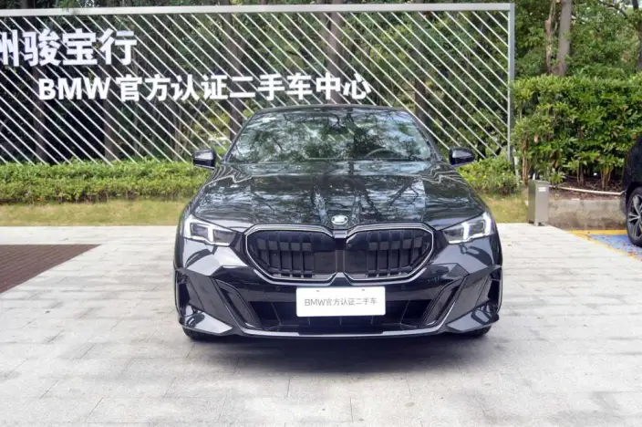 BMW 5 Series 2025 Model Facelift 530Li Leading Model M Sports Set – фото 2