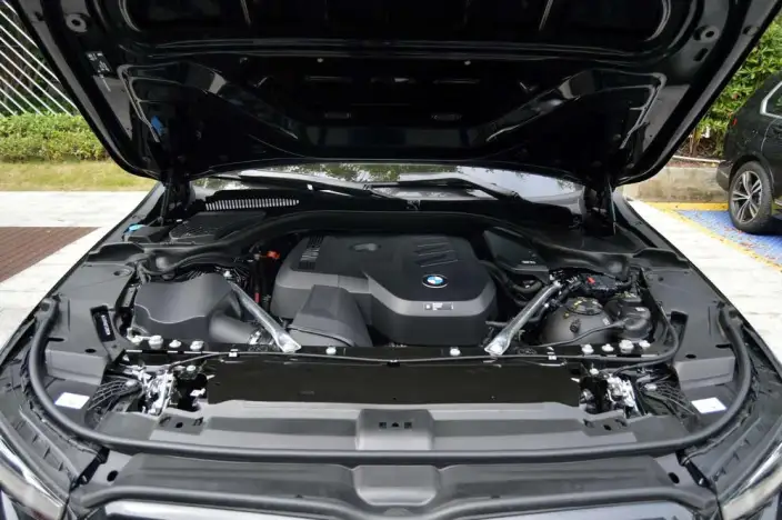 BMW 5 Series 2025 Model Facelift 530Li Leading Model M Sports Set – фото 6