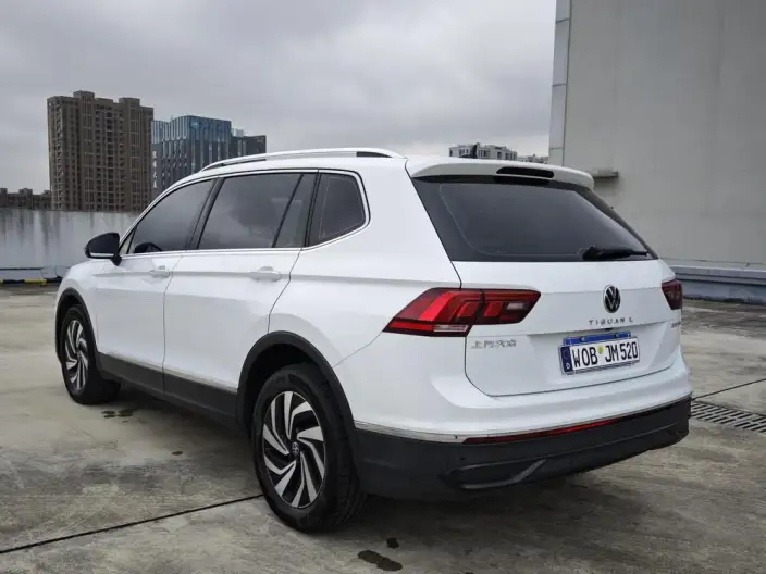 Volkswagen Tiguan L 2023 Model 300TSI 2WD Smart Edition – фото 5