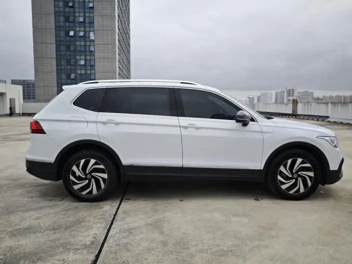 Volkswagen Tiguan L 2023 Model 300TSI 2WD Smart Edition – фото 8