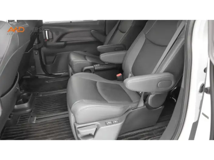 Granvia 2022 Model 2.5L Hybrid Ultimate Edition – фото 9