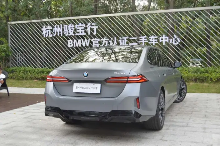 BMW 5 Series 2026 Model 530Li Exclusive Model M Sports Set – фото 5