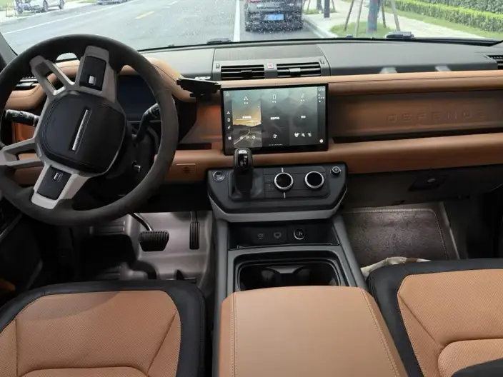 Land Rover Defender 2024 Model 110 3.0T P400 X-Dynamic HSE – фото 10