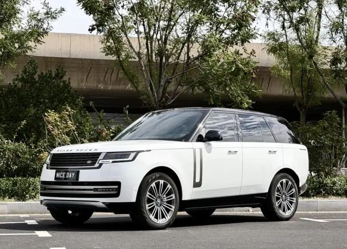 Range Rover 2023 Model 3.0 L6 360PS Shengshi Edition
